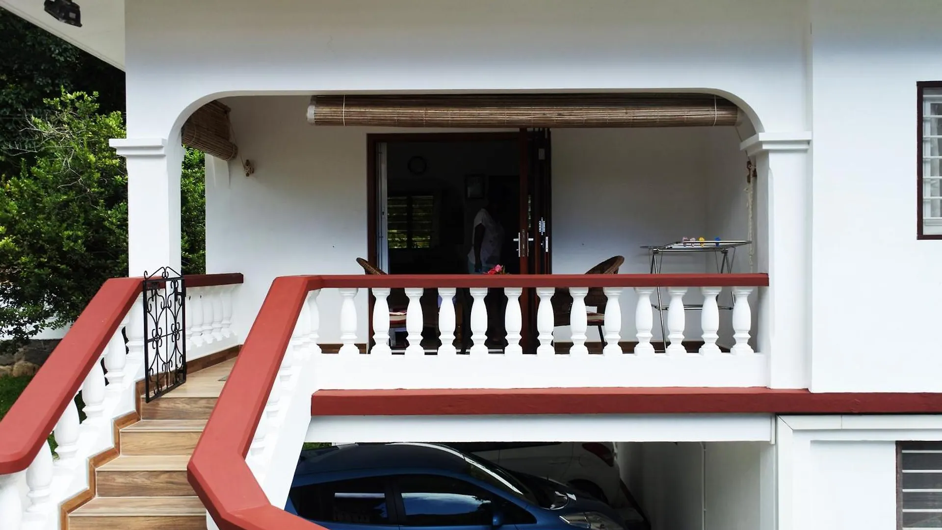 Contemporary Studio With Sea View In Mahe 56M² + Terrace Misere 0*,