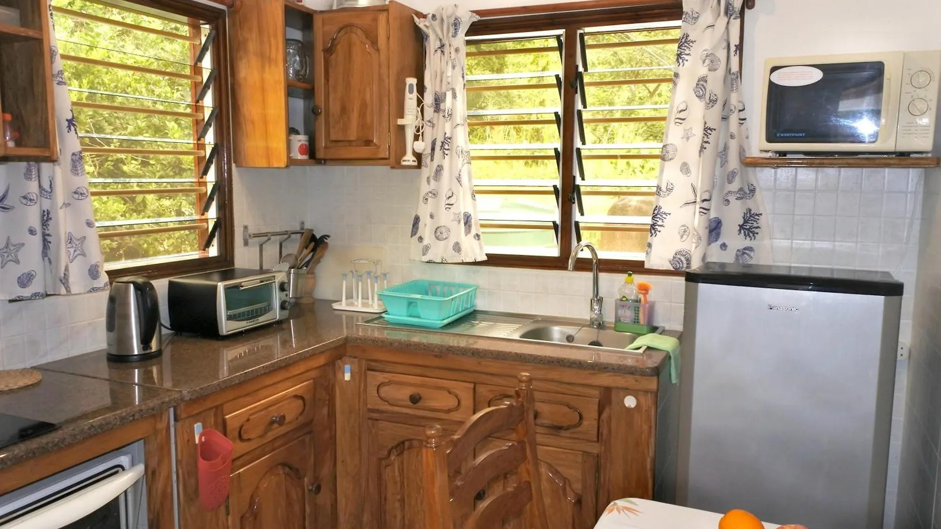 Contemporary Studio With Sea View In Mahe 56M² + Terrace Misere